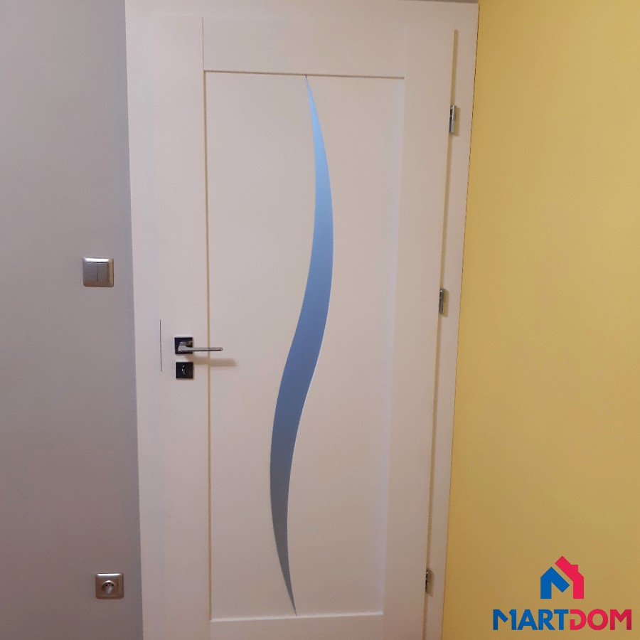 Drzwi Erkado Aralia w kolorze Kora biała premium z szybą w kształcie łezki